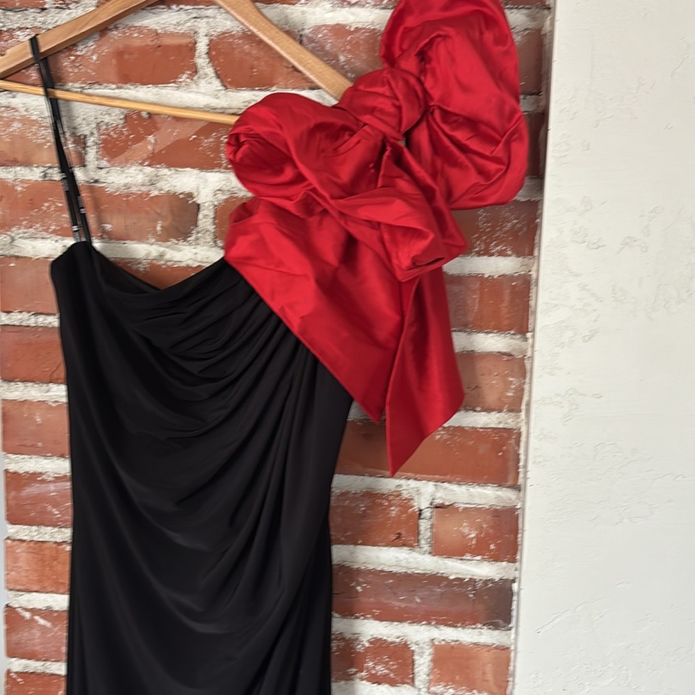 Tadashi Shoji one shoulder Red bow Black Evening Gown